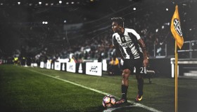 bbin官网-当老鹰的翅膀掠过Faker的峡谷，一场电竞与NBA的封神狂欢